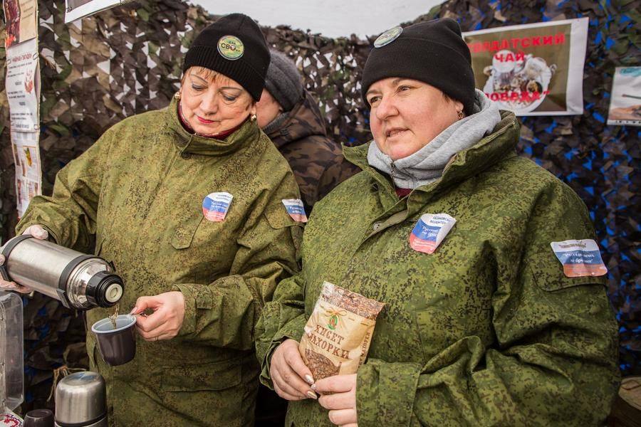 В создании солдатского чая помогало все село: соседи приносили свои лучшие травы