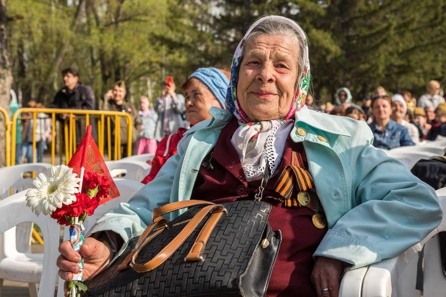 Искренность артистов находит отклик в душе фронтовиков и тружеников тыла