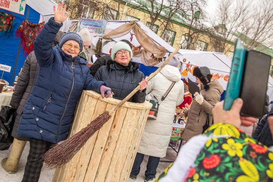 Сказочные арт-объекты также привлекают посетителей
