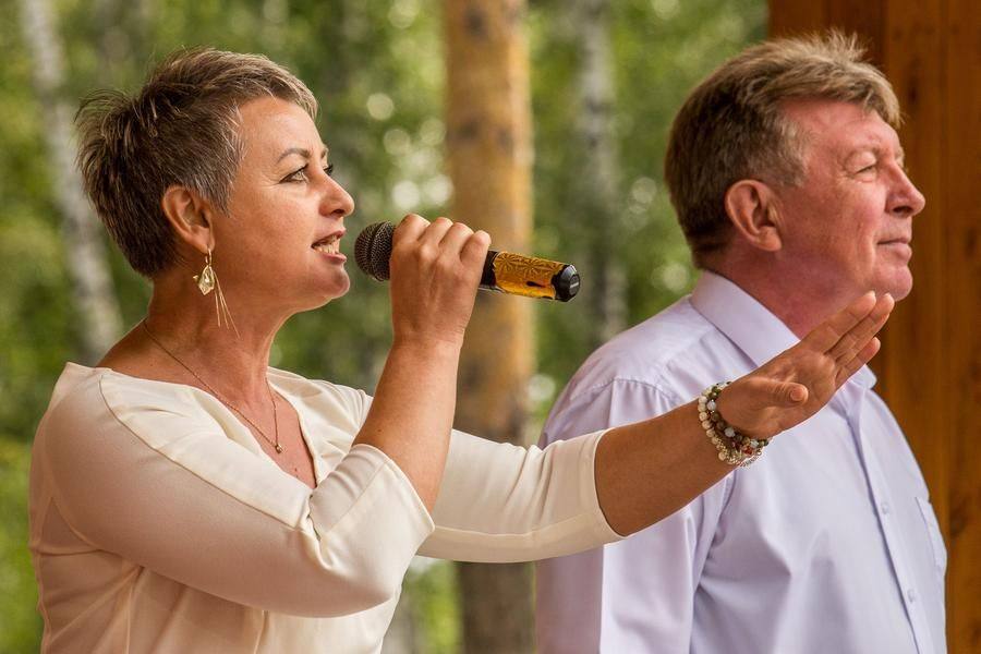 Музыканты также желают родному городу самого лучшего: концерт продолжается