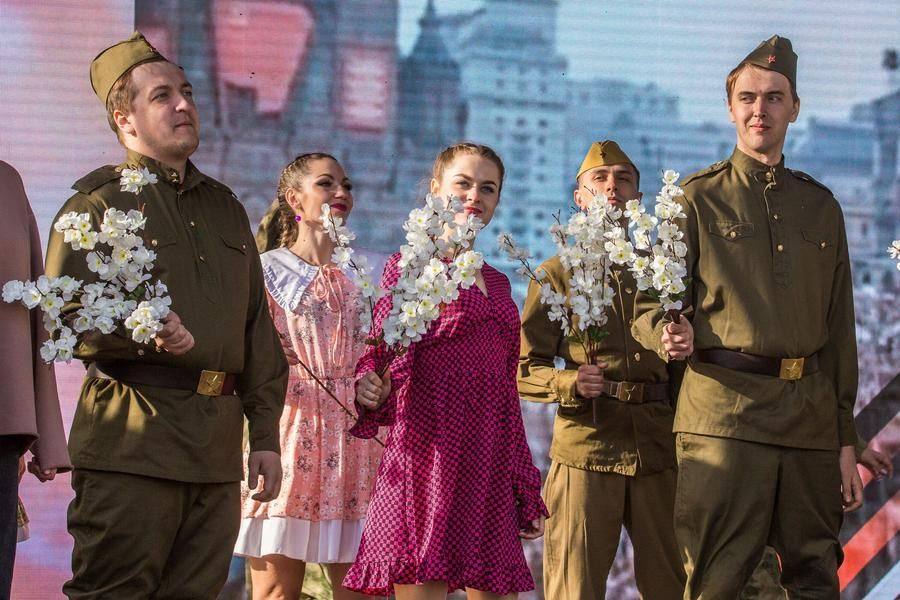 Ну а финальной композицией может быть только одна: «День Победы»