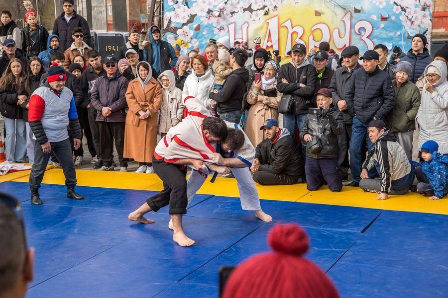 А вот и поединок за первое место среди взрослых!