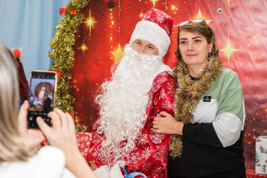Родные гордятся успехами самодеятельных артистов