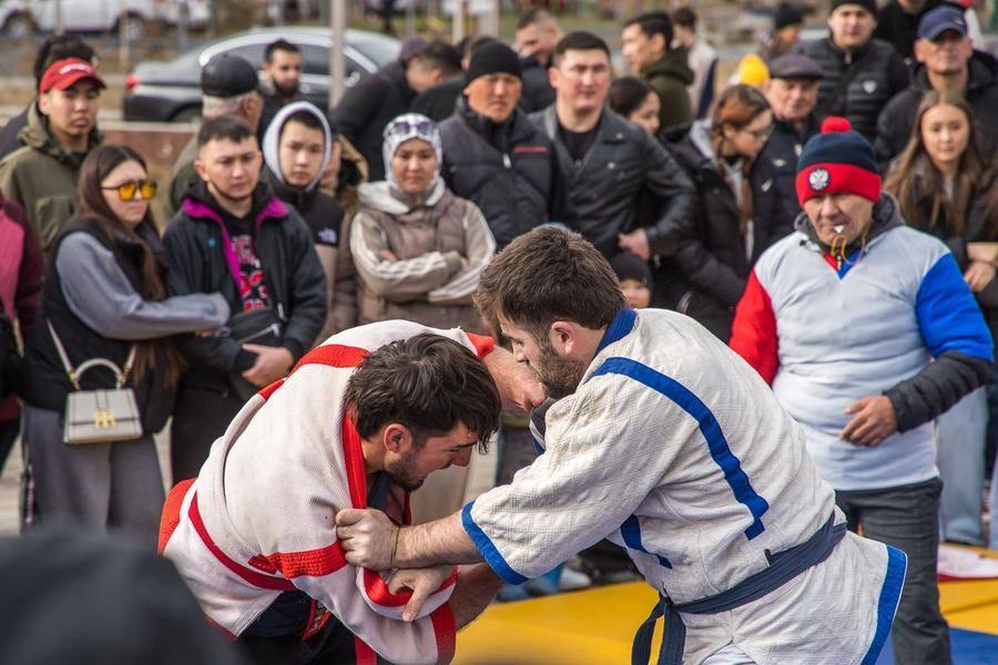 Встреча финалистов по определению не может быть легкой