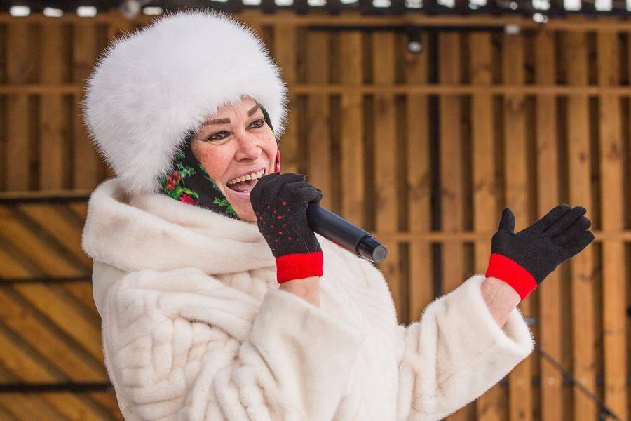 Елена Измайлова из Далматовского округа выбрала максимально заводную песню…