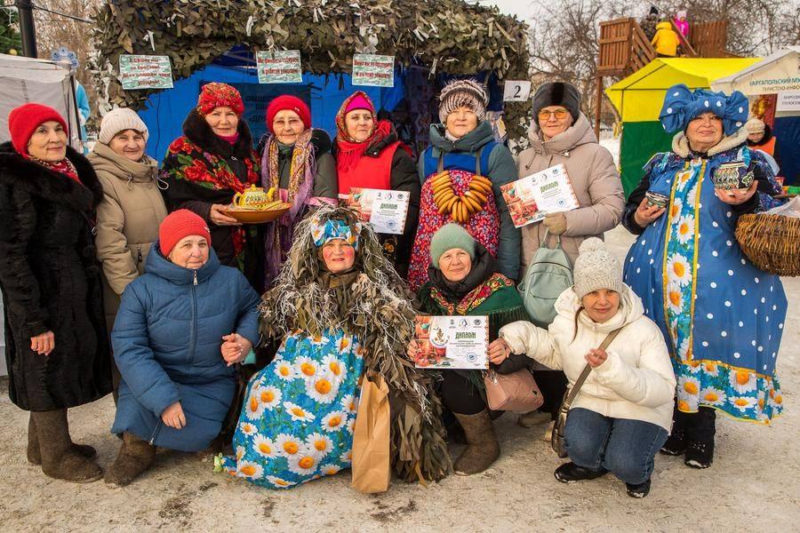 …и сделать памятные командные фотографии