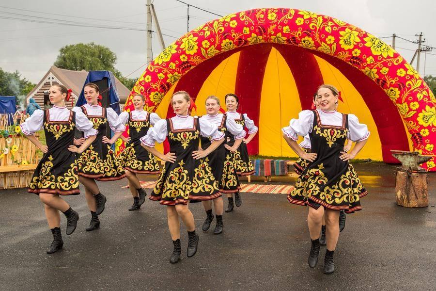 Концерт открывает хореографический коллектив «Импульс»