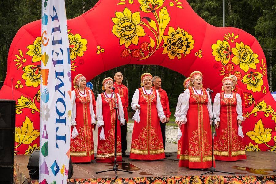 Фестивальная сцена используется, когда у звонарей образуется пауза