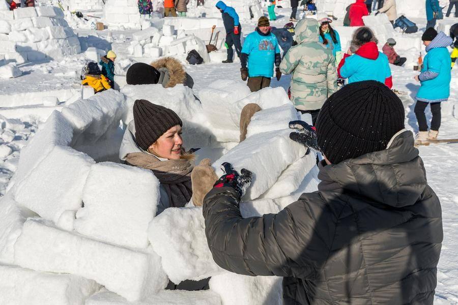 Сведение купола — непростой и ответственный этап: форма блоков усложняется…