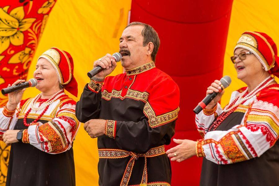 Вокалисты Падунского дома культуры РЦКД делают все, чтобы впечатлить гостей