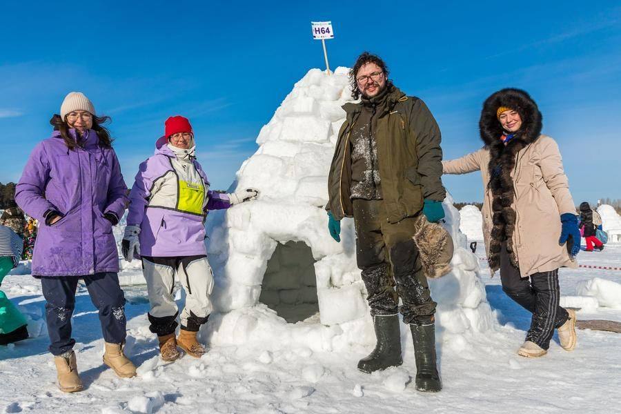 Когда снежный дом радует глаз и сияет на солнце, самое время звать судей!
