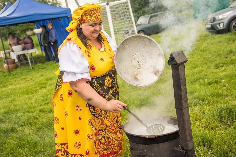 Идем дальше: Наталья Вишнякова из села Боровинка готовит… бабью кашу