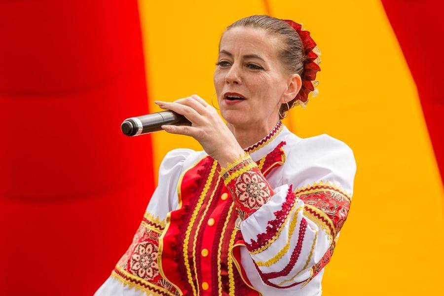 Эстафету принимает коллектив «Казачья славица» Лыбаевского дома культуры РЦКД