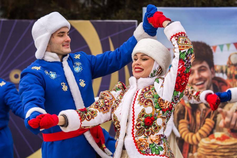 А стоит им разбиться по парам, и все вокруг замирают от восхищения!