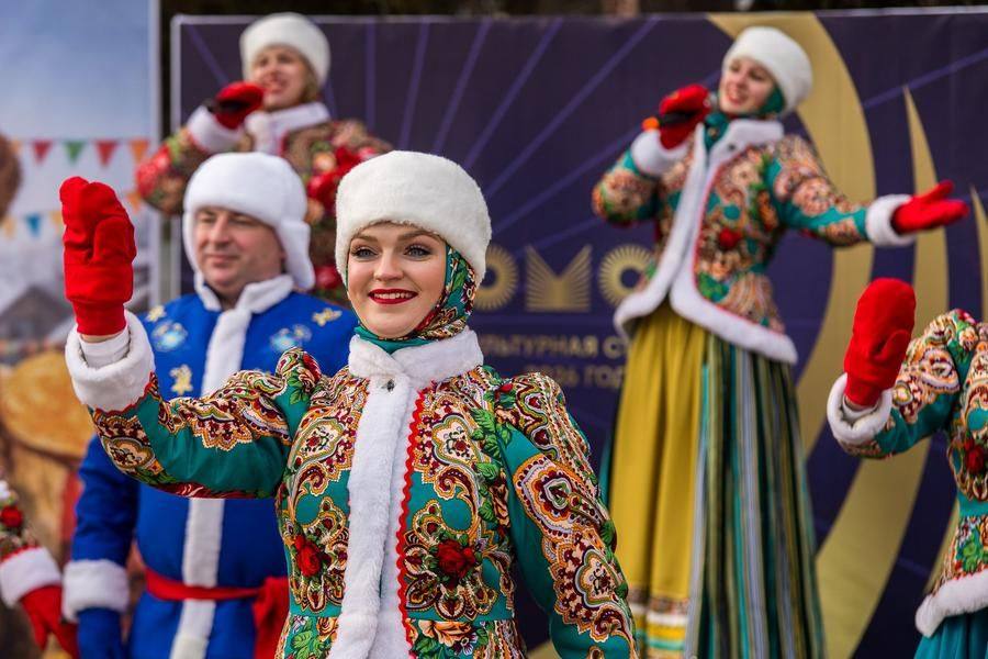 На этом ансамбль завершает программу, успев зажечь искру радости в каждом сердце