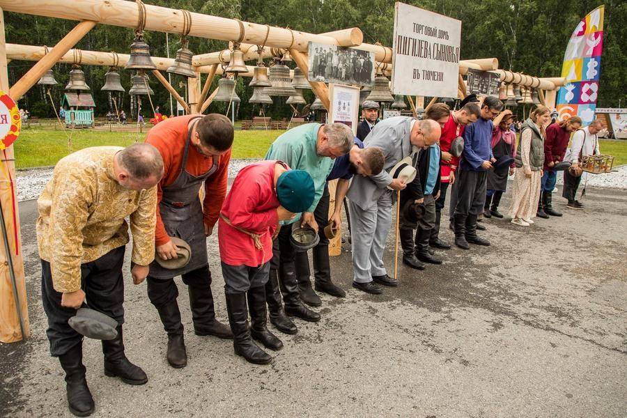 Энтузиасты Сибирского центра колокольного искусства выходят на поклон
