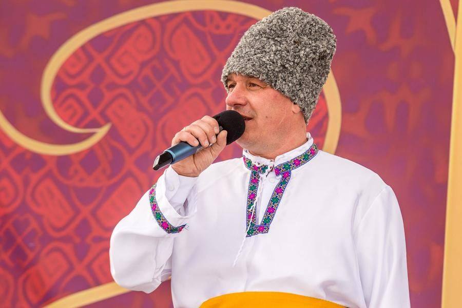 Их мелодичность многим по душе, и подпевать хочется с первых нот