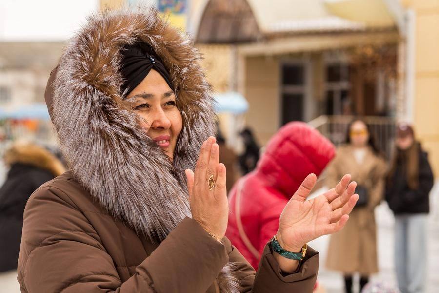 Зрителей уже меньше, но остаются самые преданные