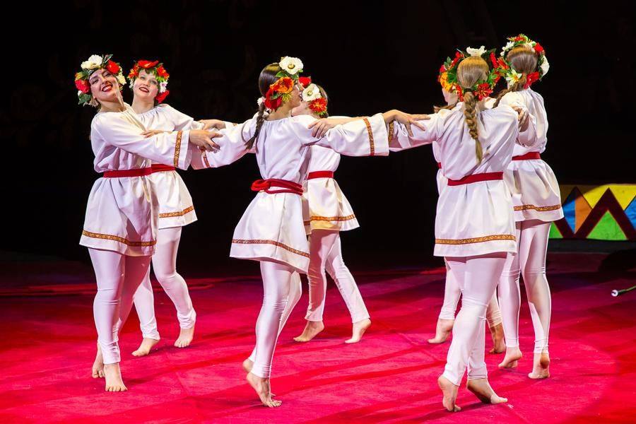 Далее наступает «Купальская ночь»