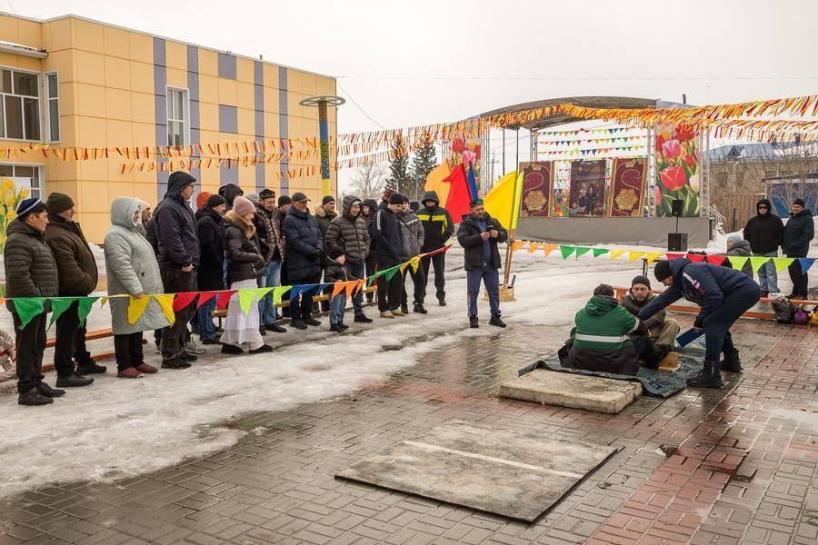 Сцена пустеет, но спортивные состязания продолжаются