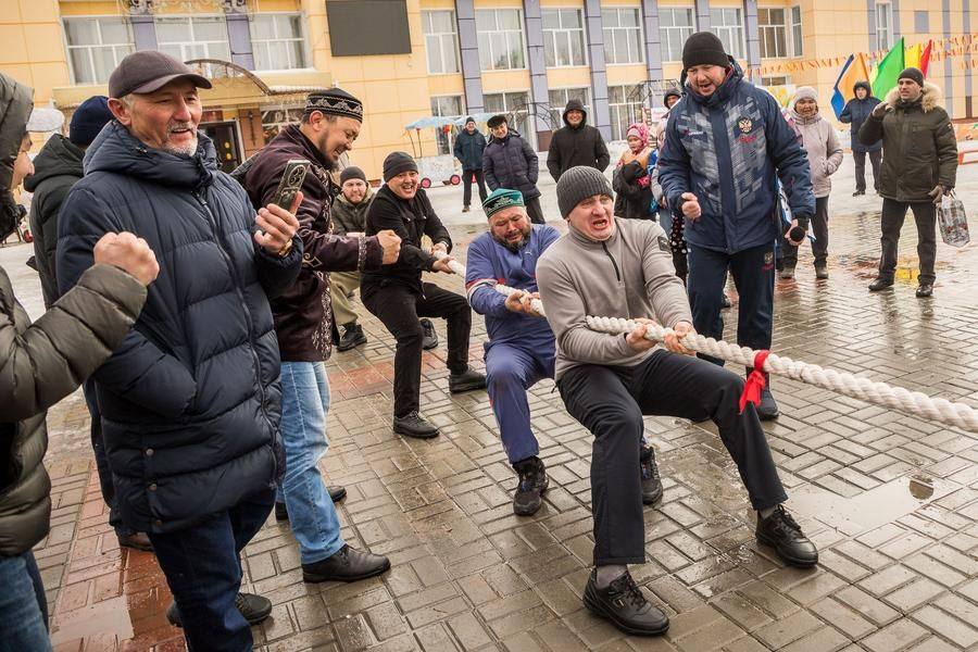 В какой-то момент требуется поменяться сторонами