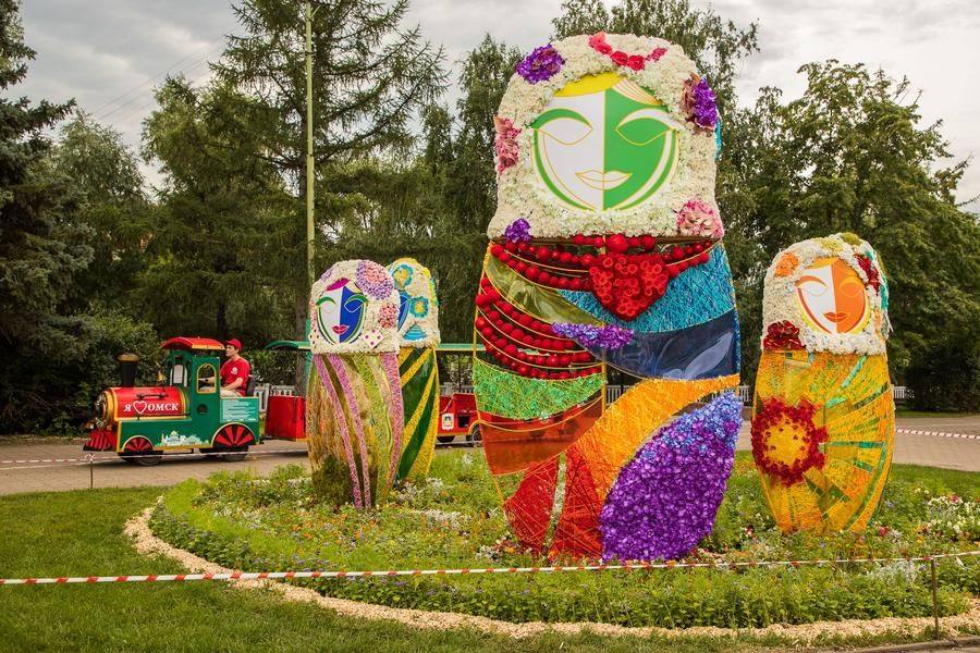 Осмотр «Флоры» горожане часто начинают со стороны Любинского проспекта