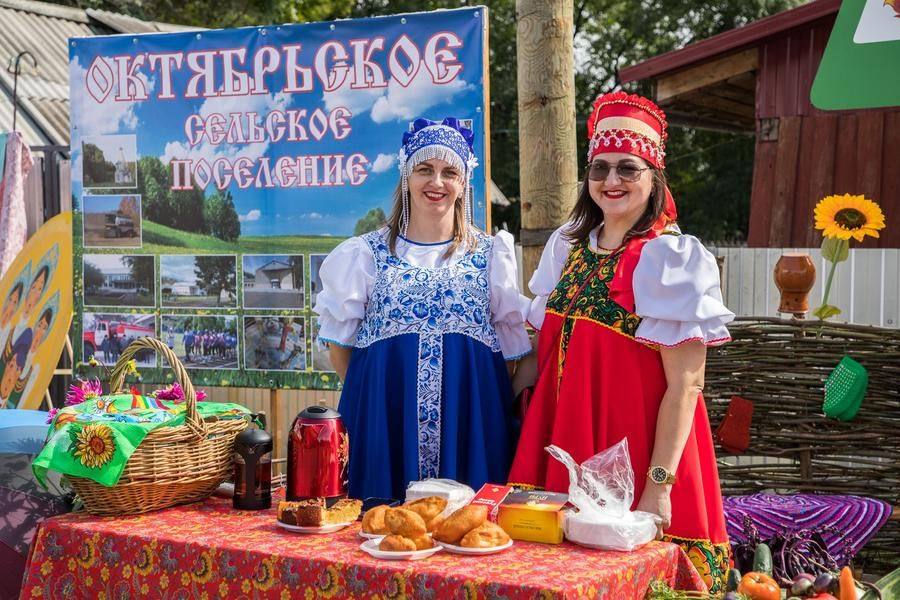 Ярмарочные ряды развернулись на улице Красный Путь