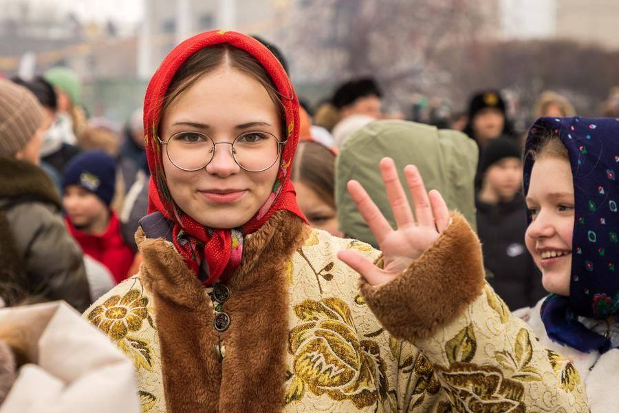 Несомненно, все в колонне получили заряд энергии для яркой встречи весны