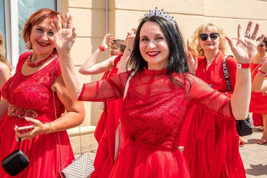 Взаимодействие с горожанами не прерывается ни на секунду