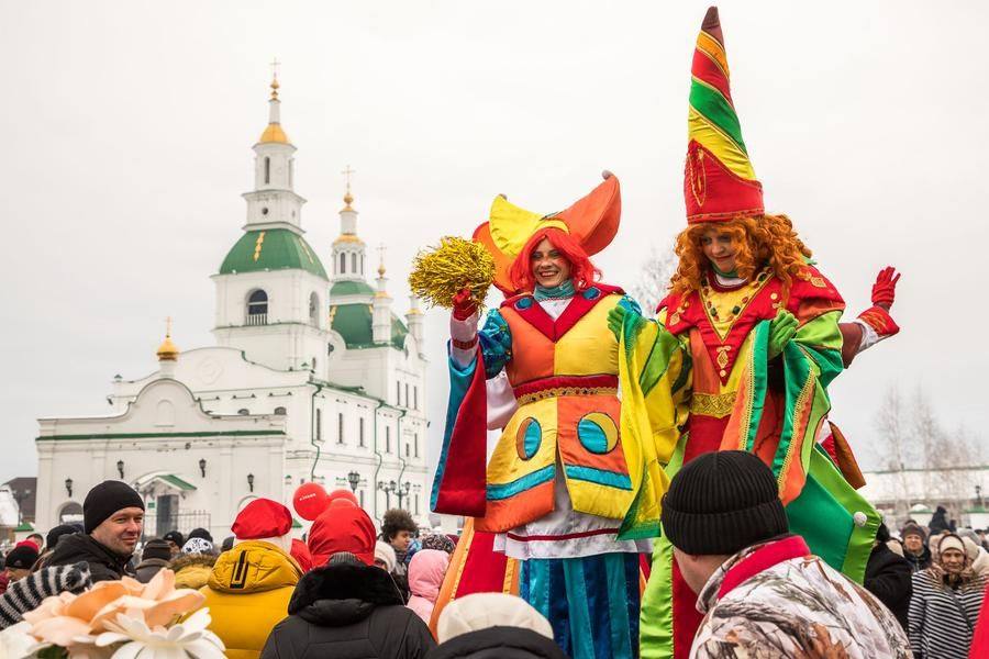 Начинается трехчасовой праздничный творческий марафон!