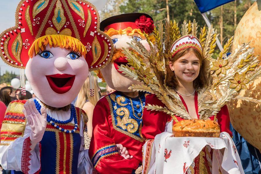 Обновленная зона отдыха принимает основные праздничные мероприятия