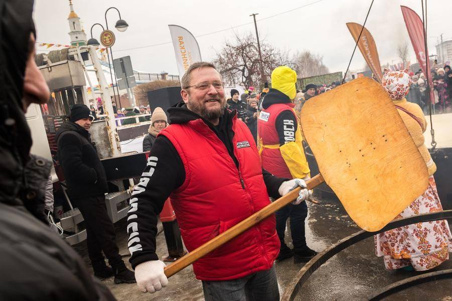 Почти одновременно с Тюменью работает команда из Нягани