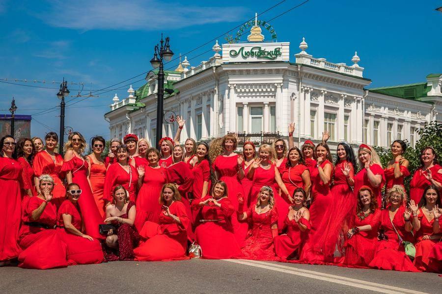 Следующая точка для фотосессии — бывший магазин купчихи Марии Шаниной