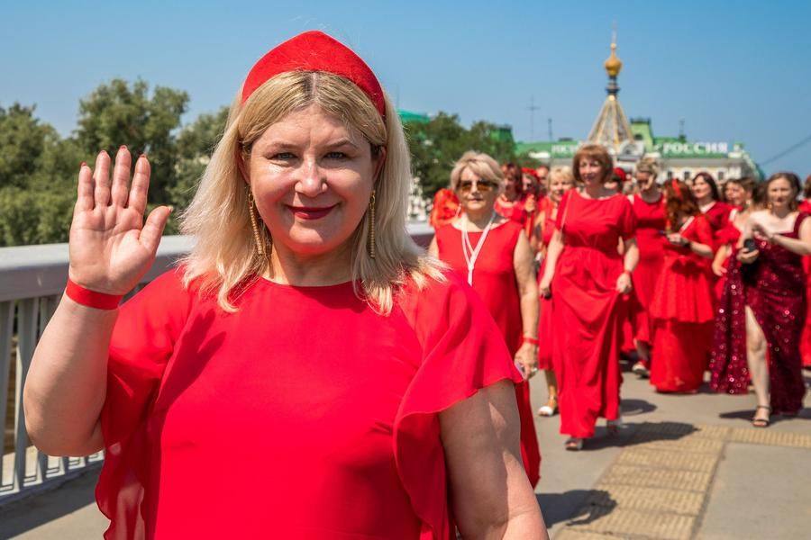 Выйти в город в красном однозначно стоило хотя бы для того, чтобы обрести…