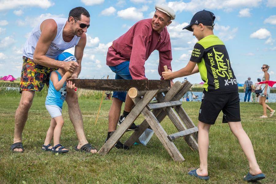 Площадку «Заготовка дров» малышам не пройти без помощи взрослых