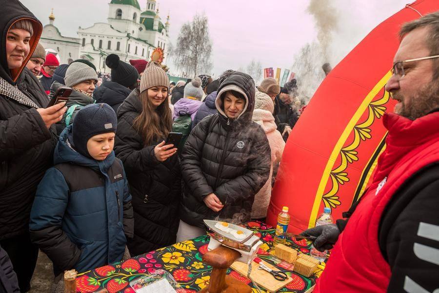 Особая зона называется «Деревня чудаков», и здесь все по правилам гостей из Нягани