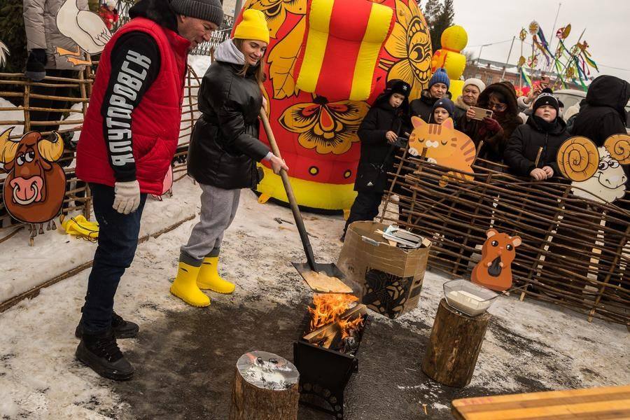 Не желаете ли угоститься блином с лопаты?