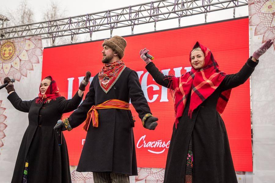 Ансамбль поздравляет всех с праздником и будет рад новым встречам