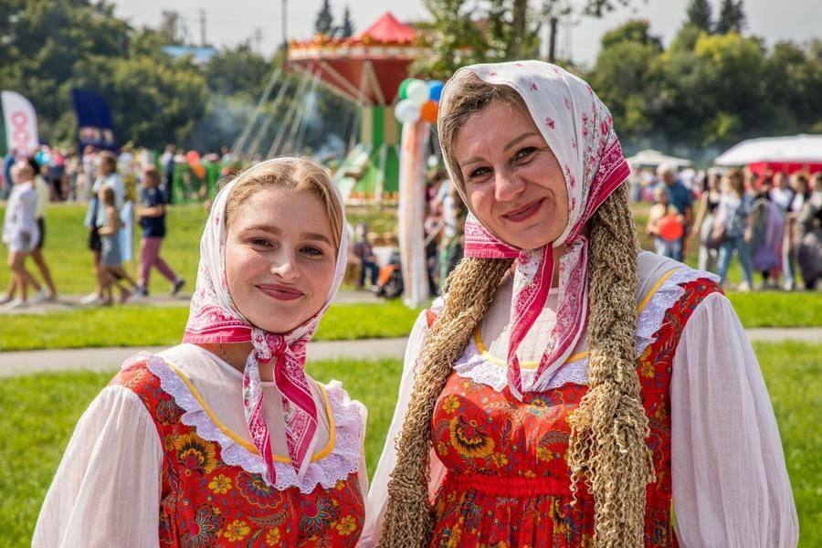 Когда защита кулинарного проекта завершена, можно и улыбнуться прессе