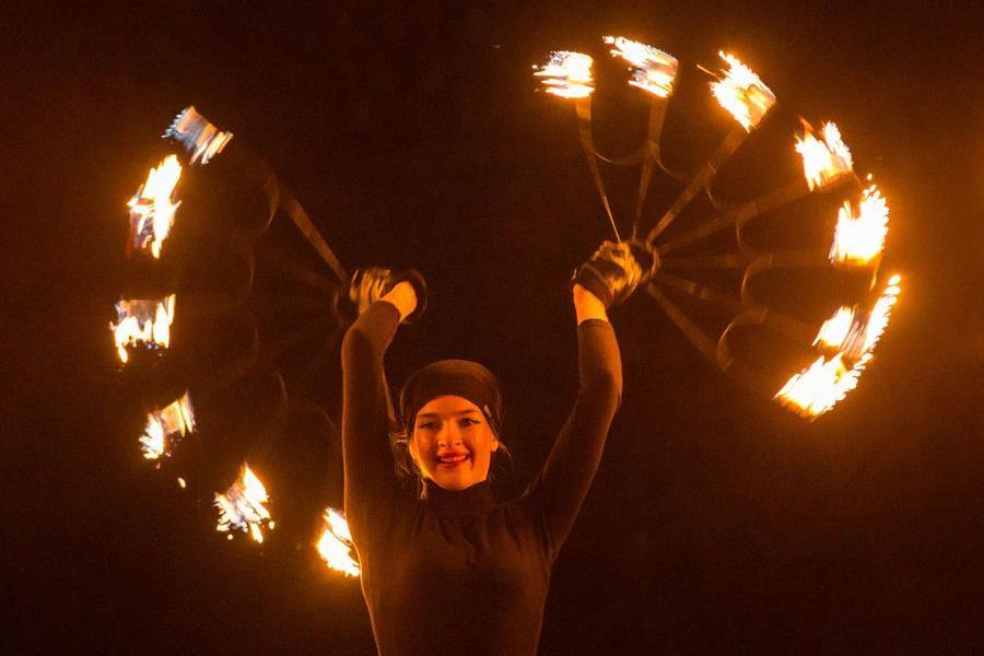 Впрочем, и в них любопытно наблюдать за каждым исполнителем по отдельности…
