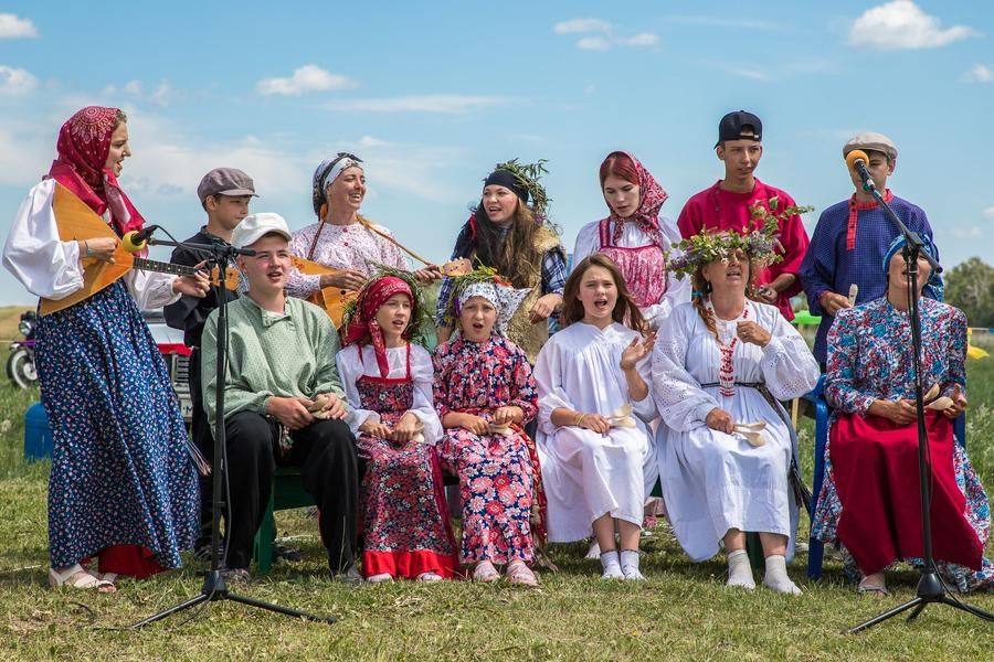Фольклорные ансамбли «Соника» и «Щедровки» никому не дадут скучать