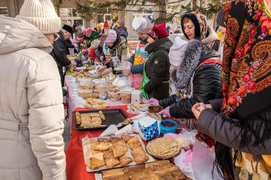 За небольшую плату угощения «Блинфеста» доступны всем