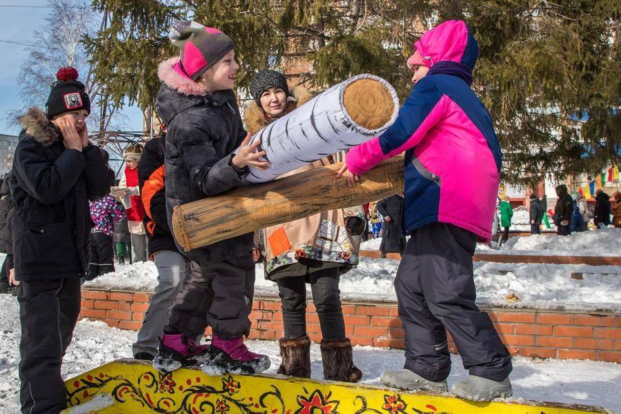 Бой мягкими «бревнами» заставляет держать равновесие и в атаке, и в защите
