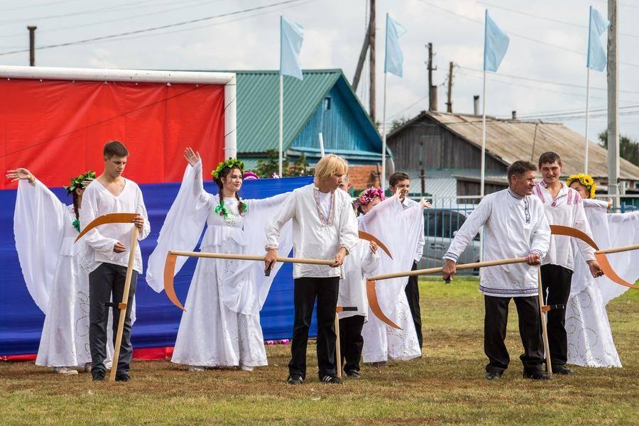 Район сегодня живет стараниями представителей самых разных профессий