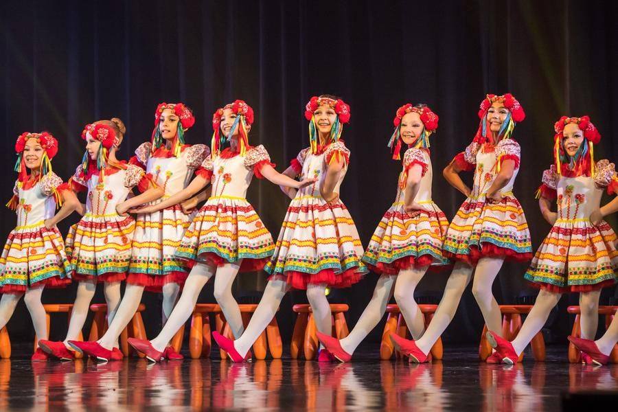 Но все же главное в яркой предновогодней программе — хореография!
