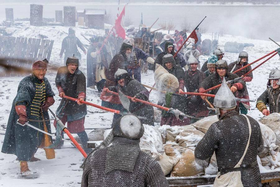 …и полностью погрузить зрителей в атмосферу того противостояния