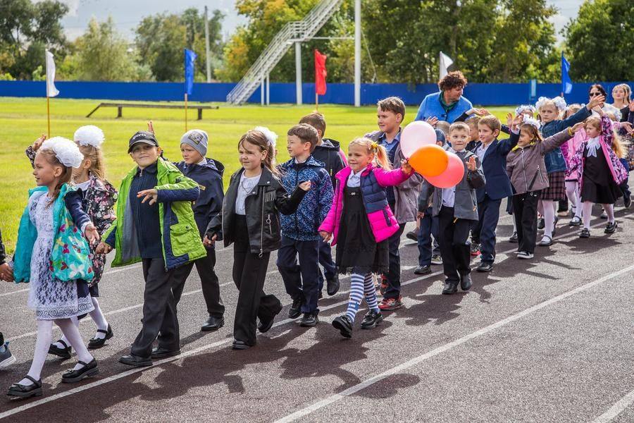 После напутствия детям вручат рюкзаки со всем необходимым для учебы