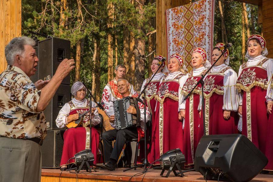 Академичностью подхода удивил Народный хор русской песни (Одесский район)