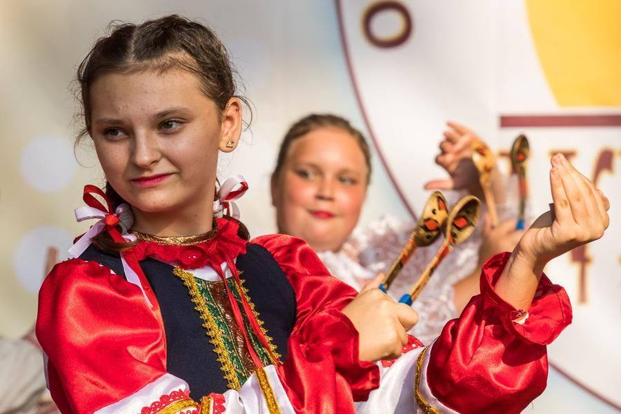 Номер «Девка по саду ходила» оказался динамичным и захватывающим