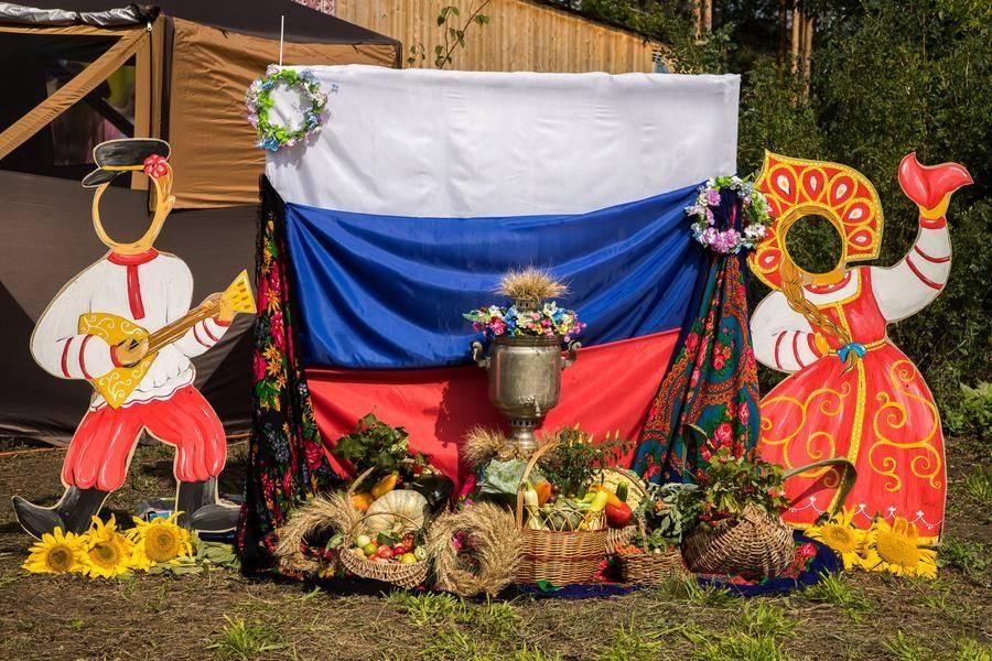 Осталось только еще раз окинуть взглядом милые фотозоны